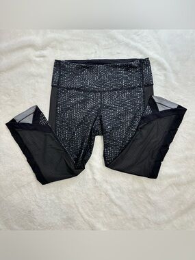 Lululemon Var-City Crop - Samba Snake Battleship Black - Size 8